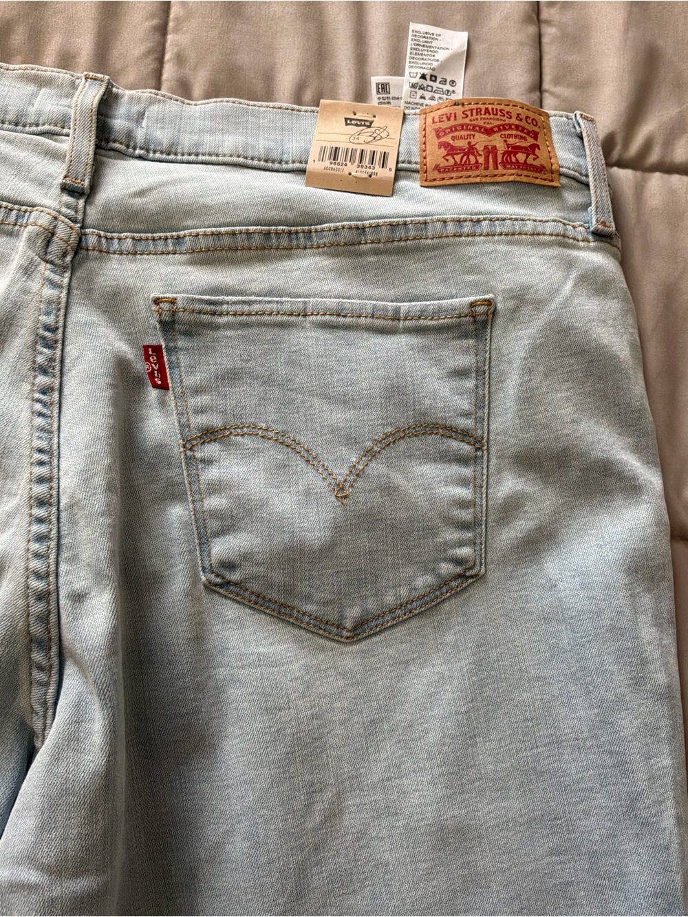 Levis 311 Light Wash Women’s Shaping Skinny Capri Size 34 - Picture 6 of 7